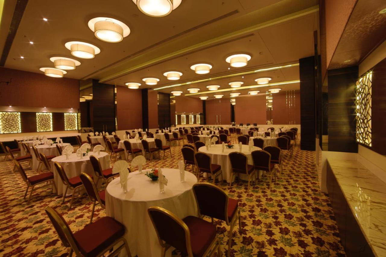 The Vern At Blvd Nashik Exterior photo